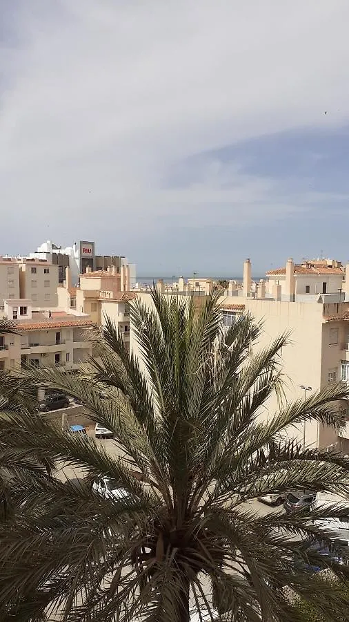 Amplio Piso Al Lado De La Playa En Nerja Apartment 0*,