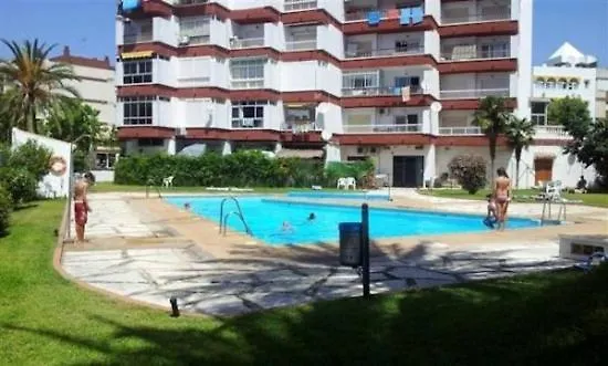 Amplio Piso Al Lado De La Playa En Nerja Apartment