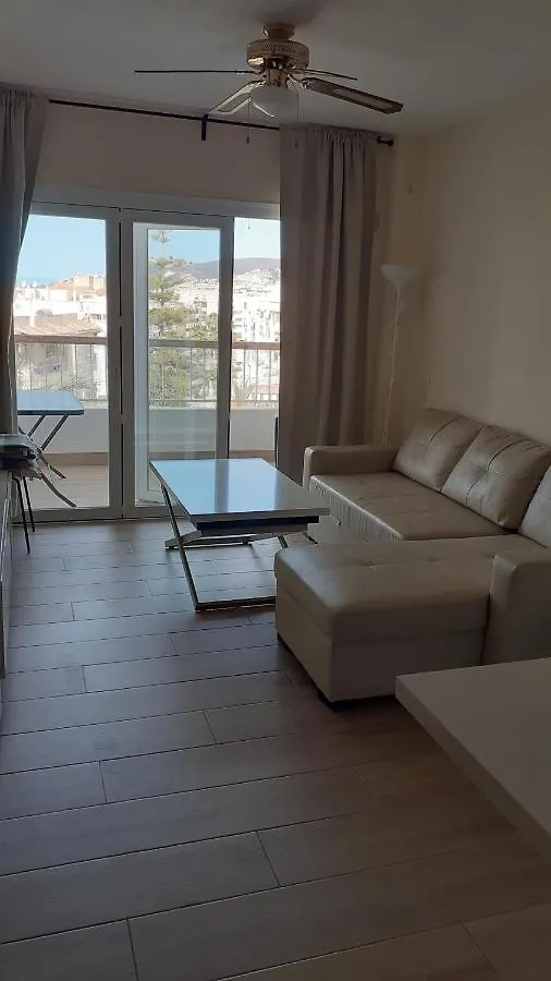 Amplio Piso Al Lado De La Playa En Nerja Apartment