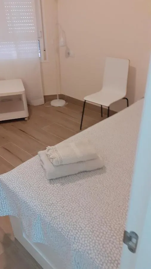 Amplio Piso Al Lado De La Playa En Nerja Apartment